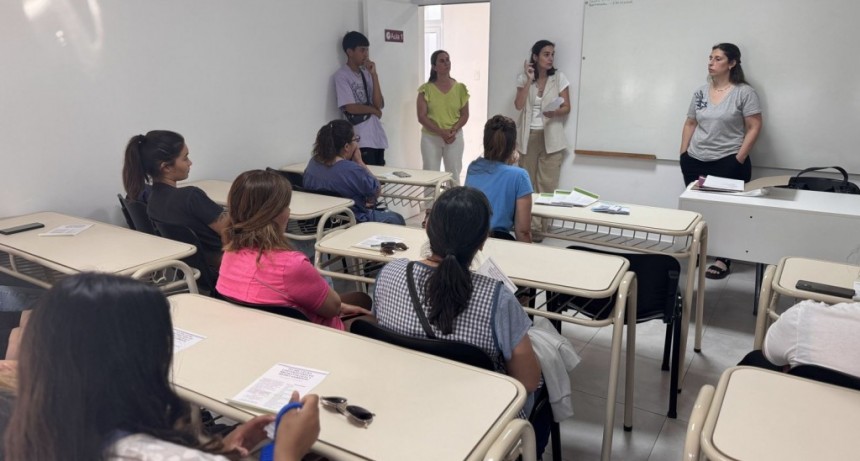 REUNIÓN INFORMATIVA SOBRE LA TECNICATURA UNIVERSITARIA EN BROMATOLOGÍA Y MEDIO AMBIENTE