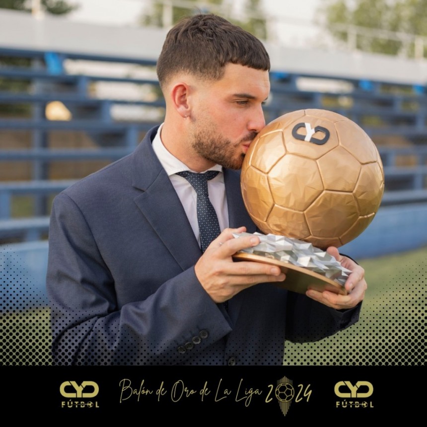 AGUSTÍN BARRIO RECIBIÓ EL BALÓN DE ORO DE LA LIGA