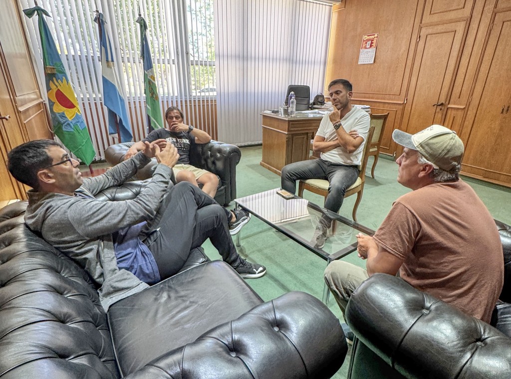 EL INTENDENTE SE REUNIÓ CON LOS INTEGRANTES DEL GRUPO “PEREGRINOS A LUJÁN EN BICICLETA”