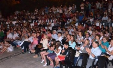 UNA MULTITUD PARTICIPÓ DE LOS FESTEJOS DEL 27º ANIVERSARIO DE LA AUTONOMÍA