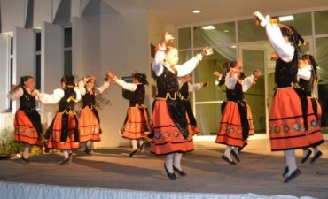 NOCHE DE ARTE TRESLOMENSE EN LA PLAZA