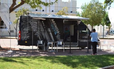 LA AGENCIA MOVIL DE LA AFIP ATIENDE EN TRES LOMAS