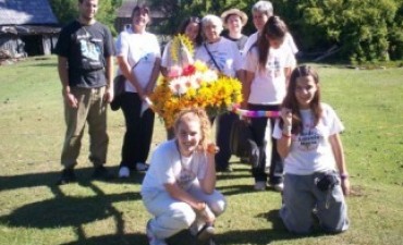 EL GRUPO MISIONERO REALIZA LA COLECTA DE ALIMENTOS PARA SU VIAJE AL SUR