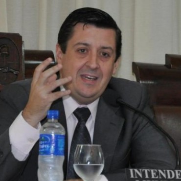 “TIENE LOS KILATES NECESARIOS PARA DIRIGIR EL PAÍS”