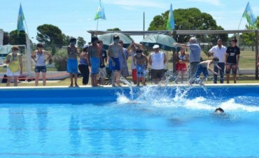 SE ABRE LA TEMPORADA DE PILETA EN EL POLI Y EN THOMPSON
