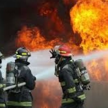 COSECHADORAS, TRACTORES Y OTROS IMPLEMENTOS FUERON VICTIMA DEL FUEGO EN LA ESTANCIA LA ALICIA