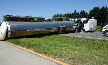 EN SU REGRESO DE ENTRE RIOS BOMBEROS ASISTIERON A VICTIMA DE ACCIDENTE VIAL