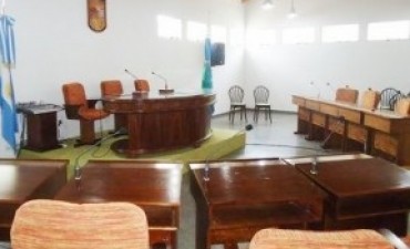 SE REUNEN LOS CONCEJALES Y LOS MAYORES CONTRIBUYENTES. HABRA DESPACHOS DIVIDIDOS. LAS TASAS AUMENTARIAN UN 160 %