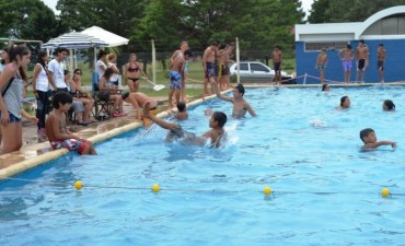 SE ABRE LA TEMPORADA EN EL NATATORIO MUNICIPAL