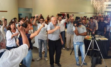 EMPLEADOS MUNICIPALES Y AUTORIDADES REALIZARON BRINDIS DE FIN DE AÑO