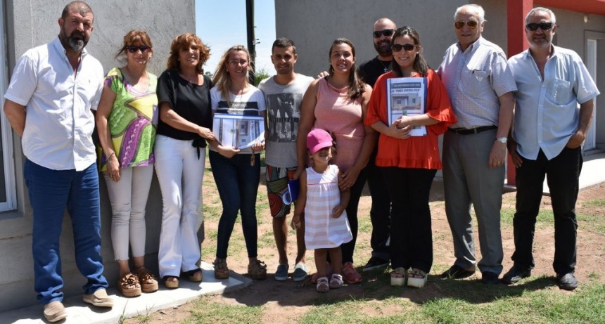 ENTREGARON LLAVES DEL PLAN “PRIMER VIVIENDA JÓVEN”