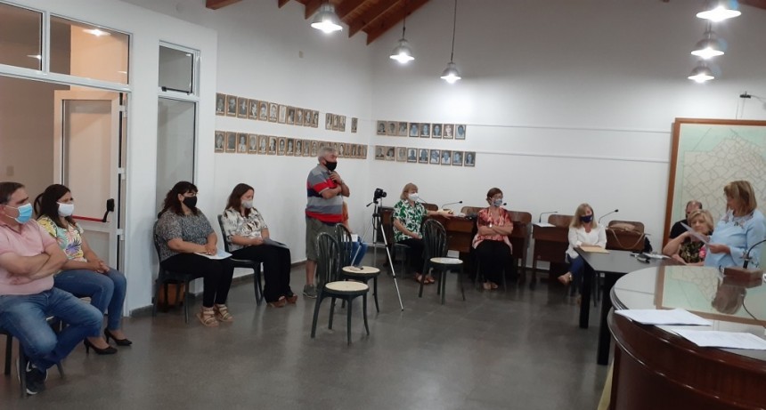SE ENTREGARON LOS PREMIOS DEL CERTAMEN LITERARIO ORGANIZADO POR EL CONCEJO DELIBERANTE