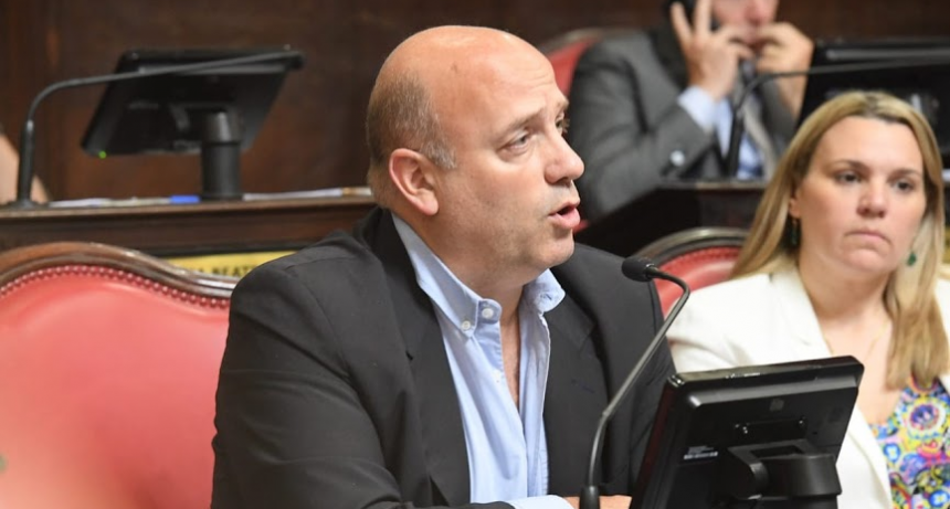 ANDRÉS DE LEO RECIBIÓ EL PREMIO PARLAMENTARIO 2020