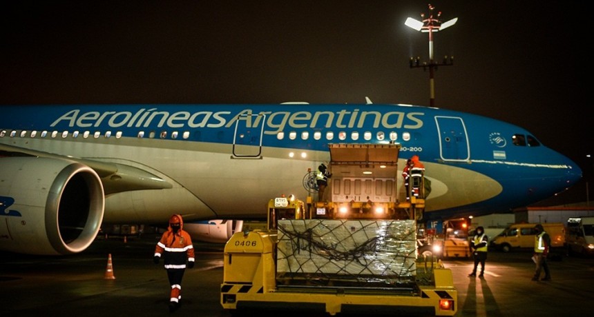 LAS VACUNAS DEL PRIMER EMBARQUE LLEGARÁN EN 12 HORAS AL AMBA Y EN 24 AL RESTO DEL PAÍS