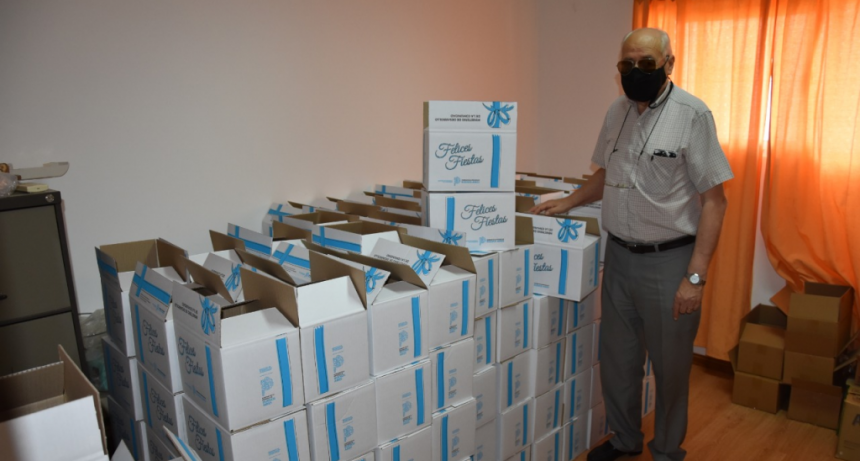 SE ENTREGARON CAJAS NAVIDEÑAS A LOS EMPLEADOS MUNICIPALES