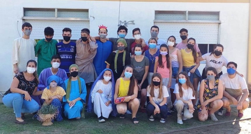 JÓVENES DE LA PARROQUIA VISITARON A LOS RESIDENTES DE LOS HOGARES DEL HOSPITAL MUNICIPAL