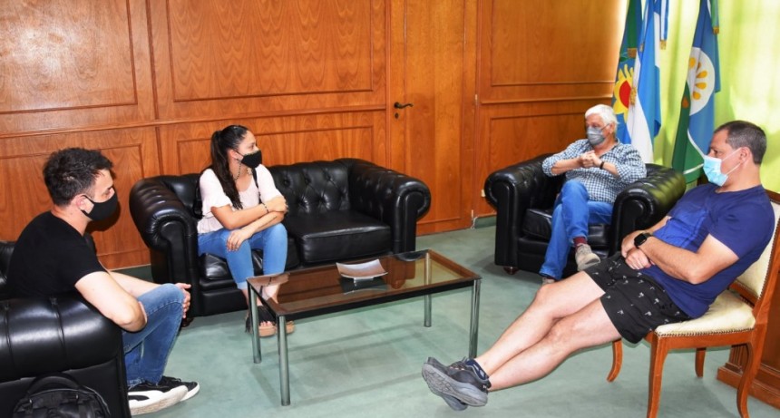 NUEVOS EGRESADOS EN EL AULA VIRTUAL DE TRES LOMAS