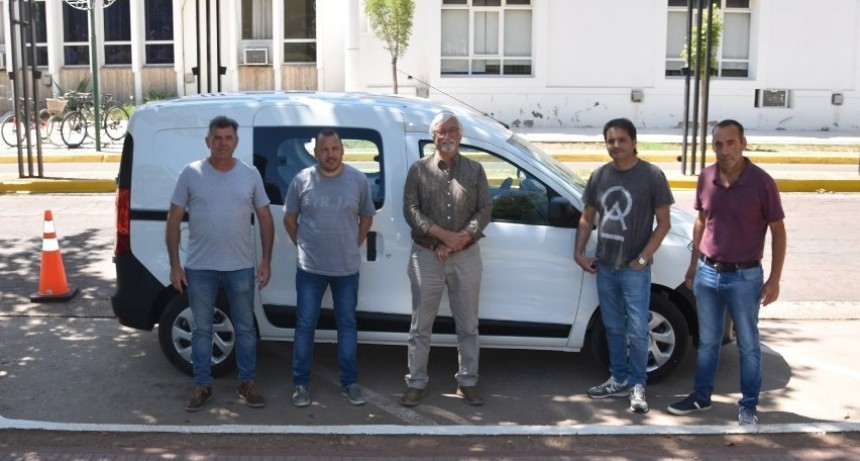 EL MUNICIPIO ADQUIRIÓ UNA CAMIONETA 0 KM