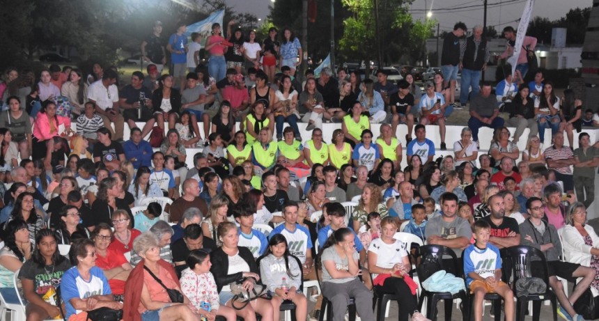 TRES LOMAS PREMIÓ A SUS DEPORTISTAS EN UNA NUEVA EDICIÓN DE LA FIESTA DEL DEPORTE
