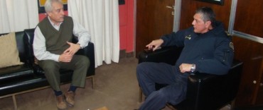 EL INTENDENTE RECIBIO AL COMISARIO INSPECTOR LAMONICO