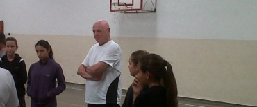 CLINICAS DE CAPACITACION EN HANDBOL Y BASQUETBOL