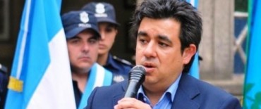 EL MINISTRO ARLIA DIJO QUE SE FRENARA LA OBRA PUBLICA