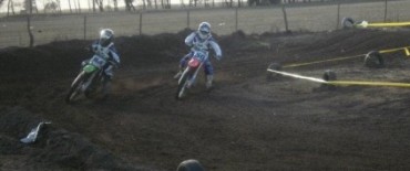 EXITOSAS PRUEBAS LIBRES DEL MOTOCROSS EN TRES LOMAS 