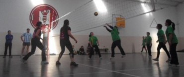 EQUIPOS DE VOLEYBOL DEL CEF JUGARON CONTRA PELLEGRINI