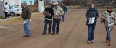 FUNCIONARIOS Y EMPLEADOS REPARTIERON 