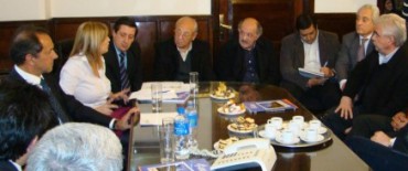 EL GOBERNADOR SCIOLI SE REUNIO CON 20 INTENDENTES DE LA SEXTA SECCION.