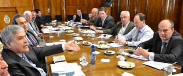 EL INTENDENTE PRESENTA VARIOS PROYECTOS ANTE EL MINISTRO DE VIDO