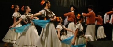 EL FOGON ILUMINO EL CIERRE DE 