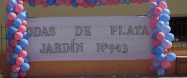 BODAS DE PLATA DEL JARDIN 903: DESCUBRIERON UNA PLACA