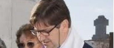 EL PECHO DE UN AMIGO por Padre Carlos Arive