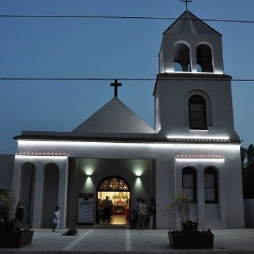 ÁLVAREZ INAUGURÓ LA NUEVA FACHADA DE LA PARROQUIA