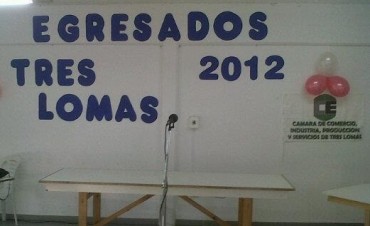 JC CAPACITACIONES ENTREGO DIPLOMAS DE LOS CURSOS DE COMPUTACION