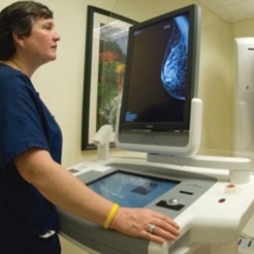 LAS MUJERES DEL DISTRITO PODRÁN REALIZARSE EL ESTUDIO DE MAMA DE MANERA GRATUITA 