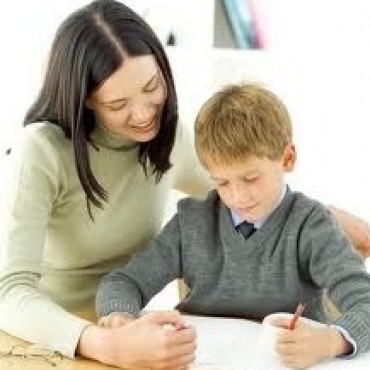 LA ESCUELA MUNICIPAL DICTA CURSOS DE APOYO ESCOLAR