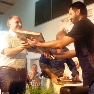 Villa María - HICIERON RECONOCIMIENTO A JORGE ROJAS Y SERGIO DALMA