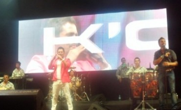 Festival Villa María - EL CUARTETO CERRO CON BUEN RITMO EL FESTIVAL NACIONAL DE PEÑAS, Y EL ANFITEATRO SE VISTIO DE UNA FIESTA EJEMPLAR