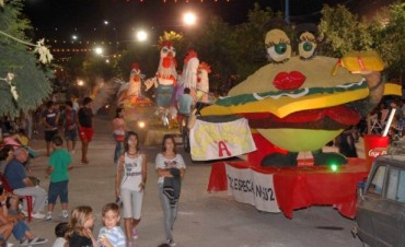 EXITOSA TERCERA NOCHE DE CARNAVAL