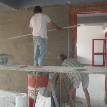 CONSTRUYEN LABORATORIO EN LA ESCUELA TECNICA