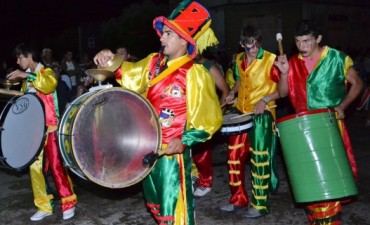 GRAN NOCHE DE CARNAVAL PARA CELEBRAR 107 AÑOS