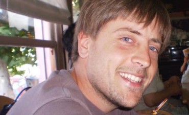 EL PADRE CARLOS PRESENTA SU LIBRO