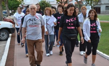 SE REALIZO UNA CAMINATA SALUDABLE