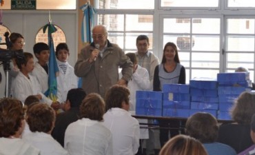 Entrega de Netbooks: ALVAREZ DIJO QUE 