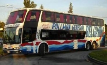 CRUZAN UN FIERRO EN LA RUTA Y ASALTAN A PASAJEROS DE UN MICRO CERCA DE GUAMINI