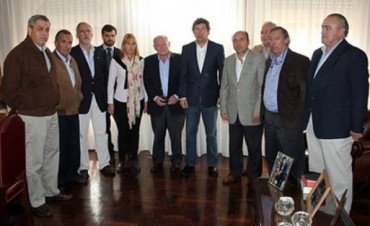 POSSE RECIBIÓ A CARBAP. ESTUVO PRESENTE MARIO ESPADA. SE COMPROMETIERON A TRABAJAR CON EL CAMPO.