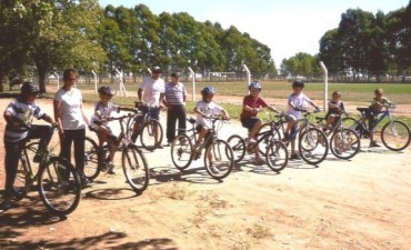 PRIMER CARRERA DE BICICLETA PARA INFANTILES DEL DISTRITO