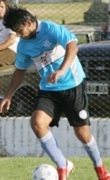 GANARON ATLETICO ARGENTINO Y EL CEIBO. FUERON LOS UNICOS QUE SE ACERCARON AL PUNTERO.